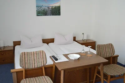 Doppelzimmer mit Balkon und Schlafsofa