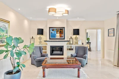 44377 BELLVIURE LUXURY VILLA
