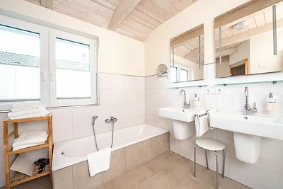 DAG-951 - Freistehendes Haus mit privatem Gar...