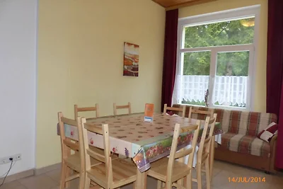 Ferienwohnung für 5 Personen Bernstein 4