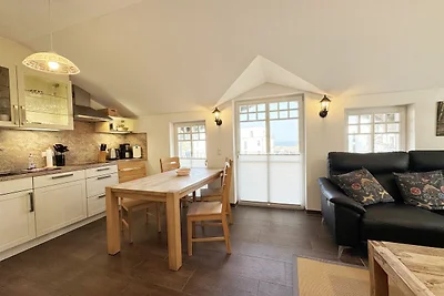 Wohnung 04 mit Kamin, Balkon & Meerblick