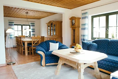 Ferienhaus unterm Reetdach in Woorke