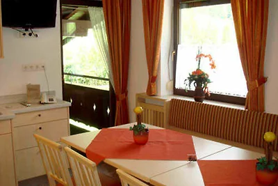 Top 2: 4 Zimmer Appt. 6-9 Personen (Rot)