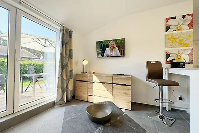 Bungalow 02 Fantasie mit Terrasse