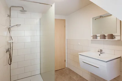 FW 1 mit 2 Schlafzimmern & Balkon