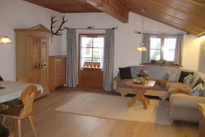 Dachgeschosswohnung Haupthaus (100qm) (8)