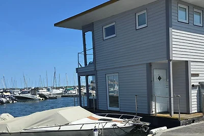 Floating House SteelVoll mit Infratotsauna