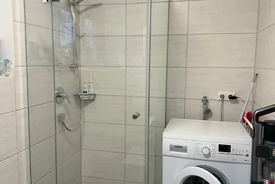 2-Raum-Ferienwohnung Reuther, Dusche/WC, 83 q...