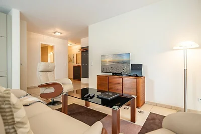 Villa Estrelia, App. 2