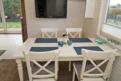 - mit Zaun in ruhiger Lage