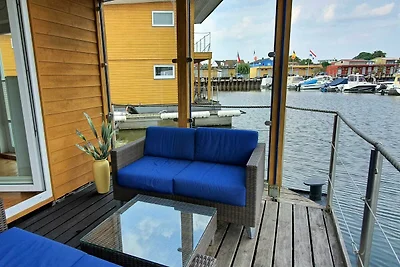 Floating House SteelVoll mit Infratotsauna