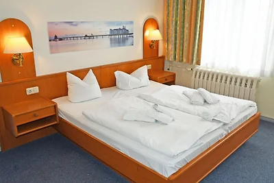 Budgetzimmer mit Dusche/WC auf dem Flur 16