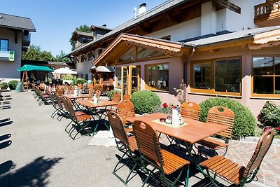 Rollstuhlgerechte Gartensuite mit Terrasse