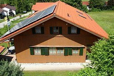 Ferienhaus in Holzbauweise mit überdachter Te...