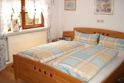 Doppelzimmer mit WC und Dusche (Waldseite)
