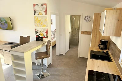 Bungalow 02 Fantasie mit Terrasse