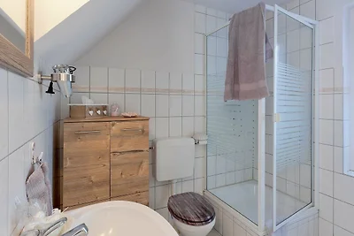 Ferienhaus mit Balkon