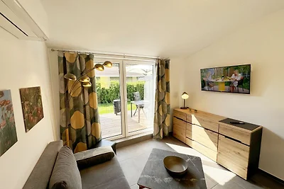 Bungalow 02 Fantasie mit Terrasse