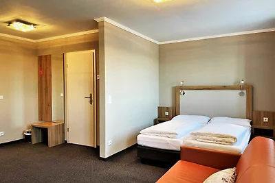 Mehrbettzimmer (C) 208
