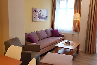 3 Raum/ Balkon mit Gartenzugang