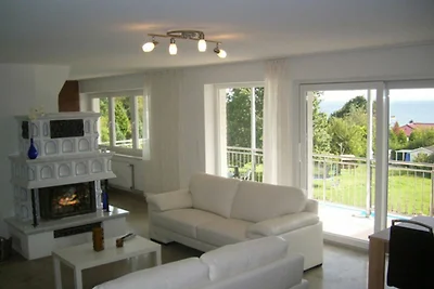 VV 22; 4-Raum; Hochpaterre; Balkon; 100m²