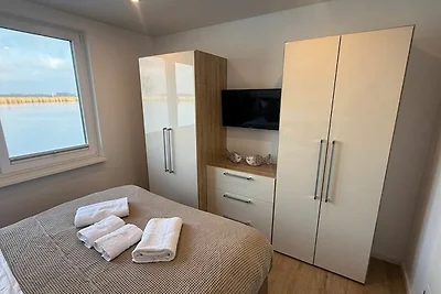 Floating-House Nr. 6 Idun mit Kamin