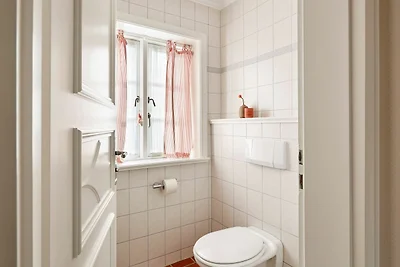 Haus Josias B - links