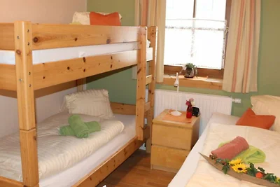 Vier- oder Fünfbettzimmer