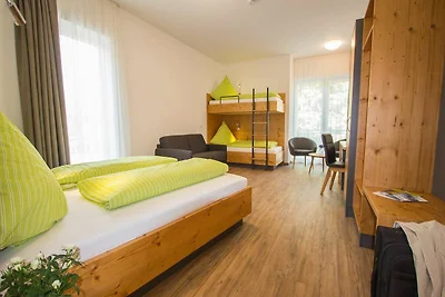 SUPERIOR-FAMILIEN-MEHRBETTZIMMER