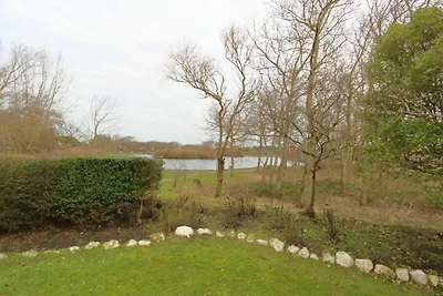 Entennest am Dorfteich