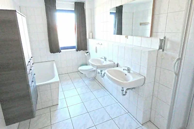 3 Raum Appartment mit Balkon