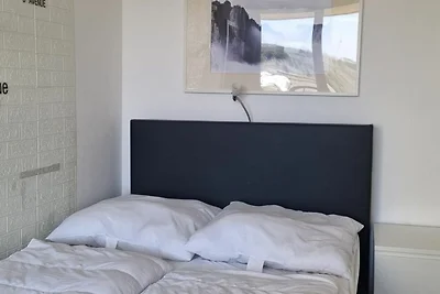 Apartment 212