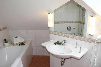 Suite mit Balkon und Meerblick OAP