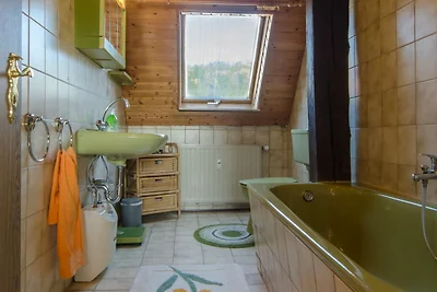 Ferienwohnung im DG mit Terrasse im Garten