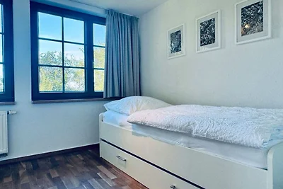 grosses Ferienhaus mit Kamin in ruhiger Natur...