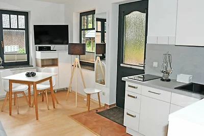 08 Ferienwohnung mit Terrasse am Hafen in...