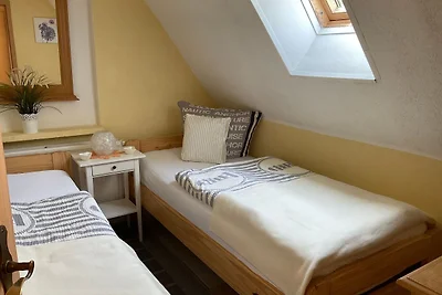 Appartement mit Balkon im Obergeschoss