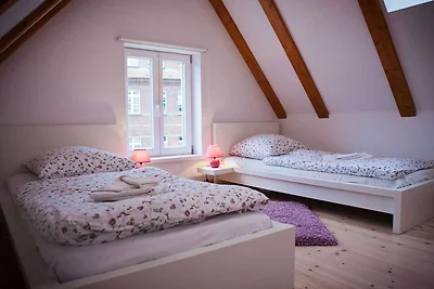 Turmhaus mit Dachterrasse, 1. OG Langenstr.