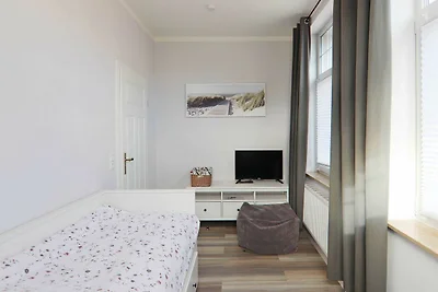 Haus Seestern Whg 2 Rosengarten mit Terrasse,...