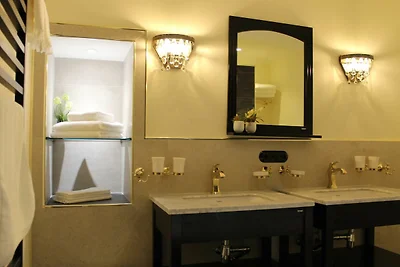 Le Deuxieme Etage