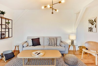 Apartment 6
