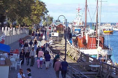 Warnemünde am Alten Strom 232862
