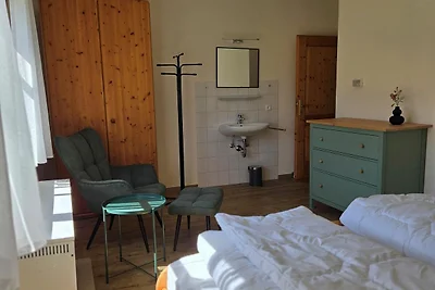 Modernes Ferienhaus mit Blick auf die Alpspit...