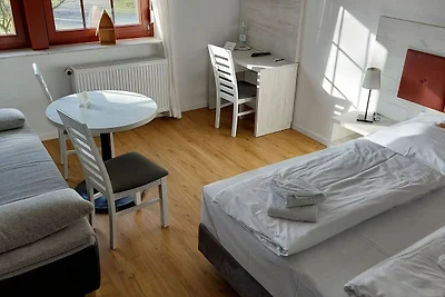 Doppelzimmer, WC und Dusche 10