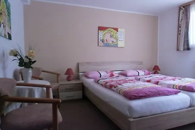 70 qm Souterrain Ferienwohnung mit 2...