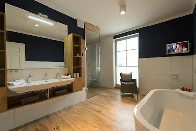 08 schöne 3-Raum-Ferienwohnung mit Sauna u.