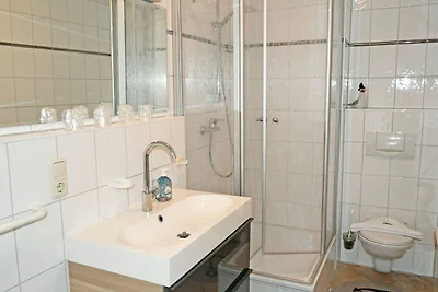 18 schöne 3-Raum-Ferienwohnung mit Seeblick u...