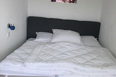 Apartment 425