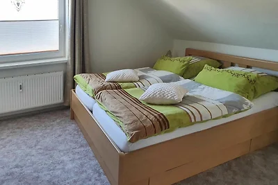 2- Zi. Fewo bis 2 P., DG, Nähe Schönklinik