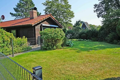 - mit Zaun in ruhiger Lage